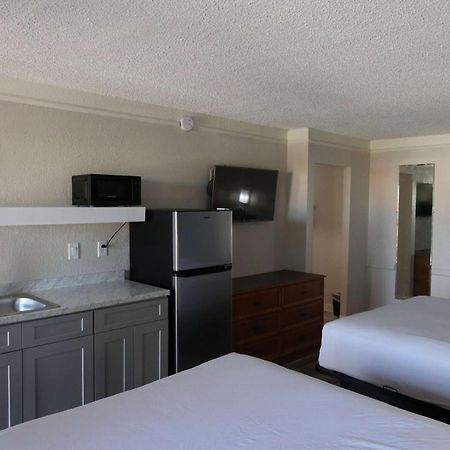 Отель Super 8 By Wyndham Austin South I-35 Экстерьер фото