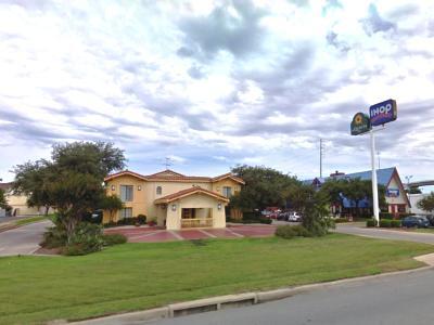 Отель Super 8 By Wyndham Austin South I-35 Экстерьер фото